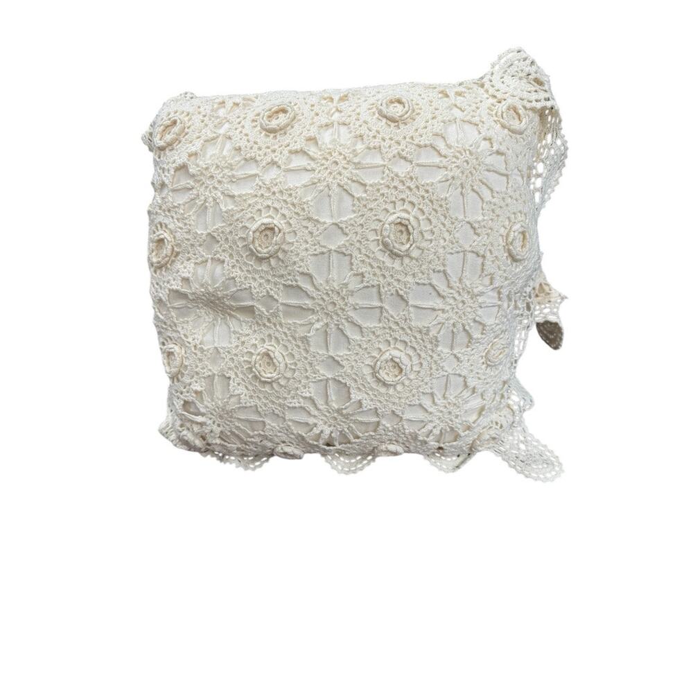 Set Of 2 vintage crochet pillows ,Victorian, PLZ READ, Needs Repair,Final Sale‎